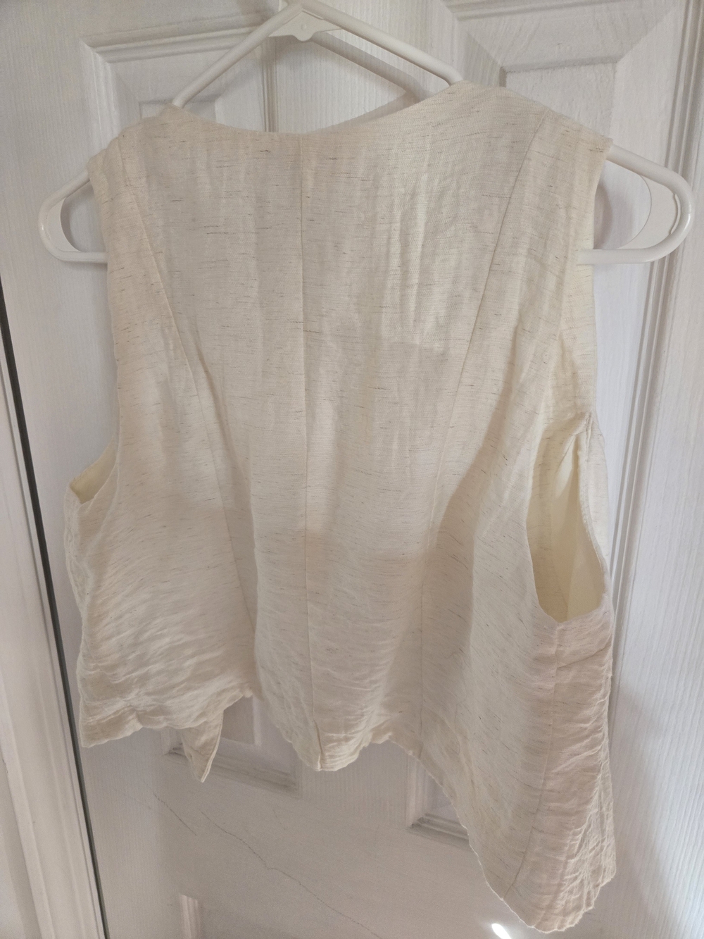 Monteau Sleeveless V-Neck Button Front Vest Top - Cream - Picture 7 of 11